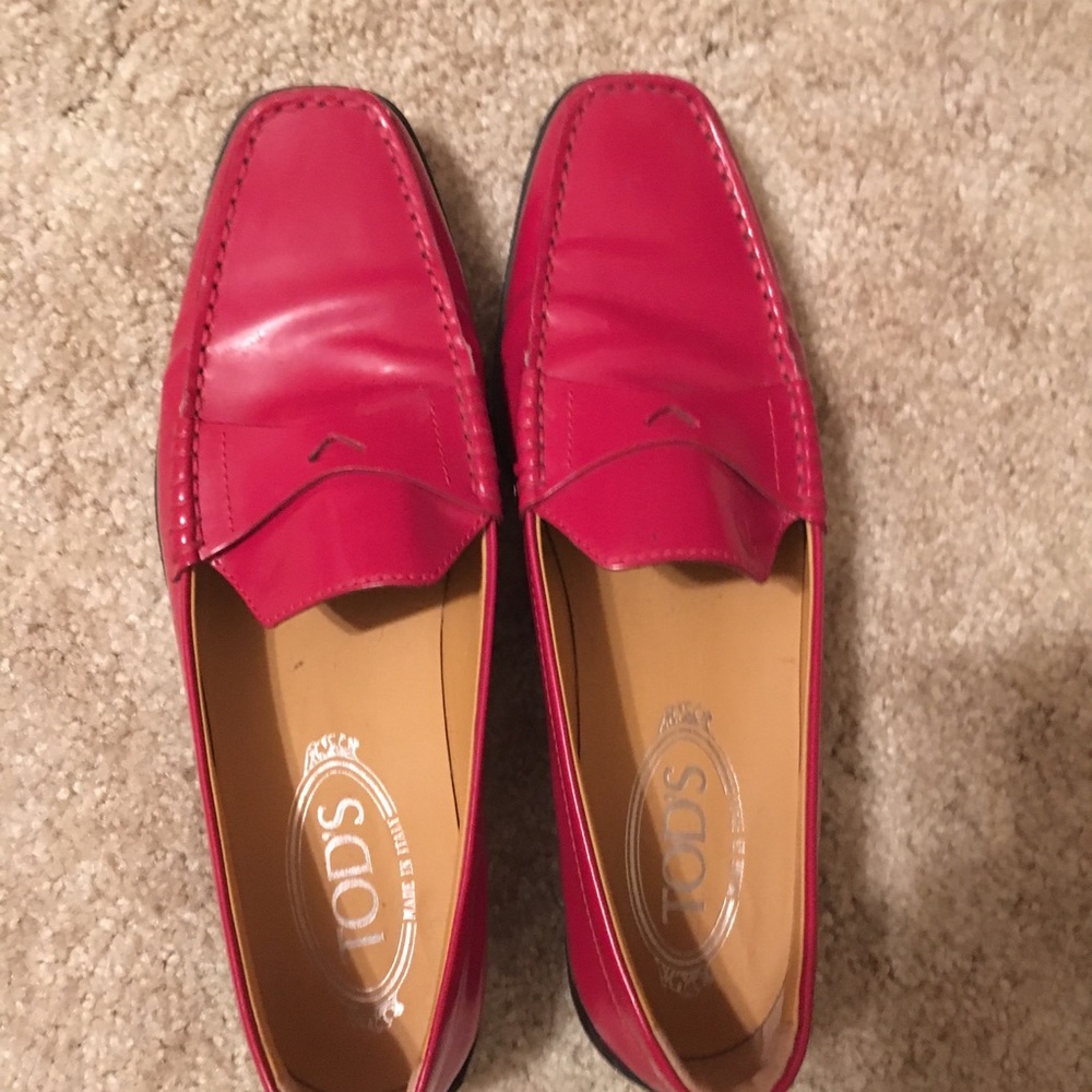 Tod’s red loafers